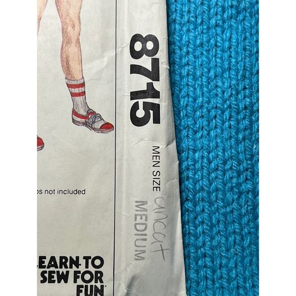 McCalls 8715 Sewing pattern Mens pants or shorts size Medium - Picture 2 of 6